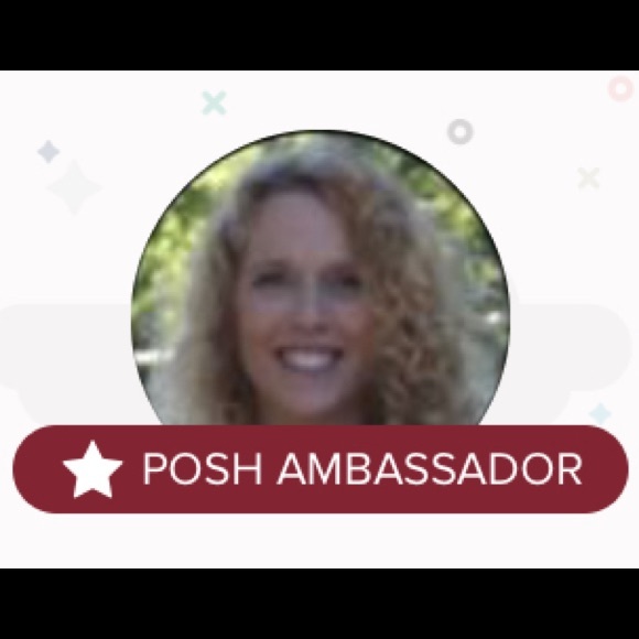 Meet ๐ฝ ๐ป CAT ๐ป ๐ฝ, your Posher Ambassador!! - Picture 2 of 2